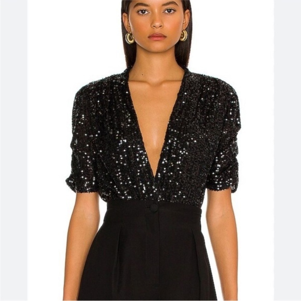 HEARTLOOM gaia top in
onyx black sequence lined short sleeve shirt xs